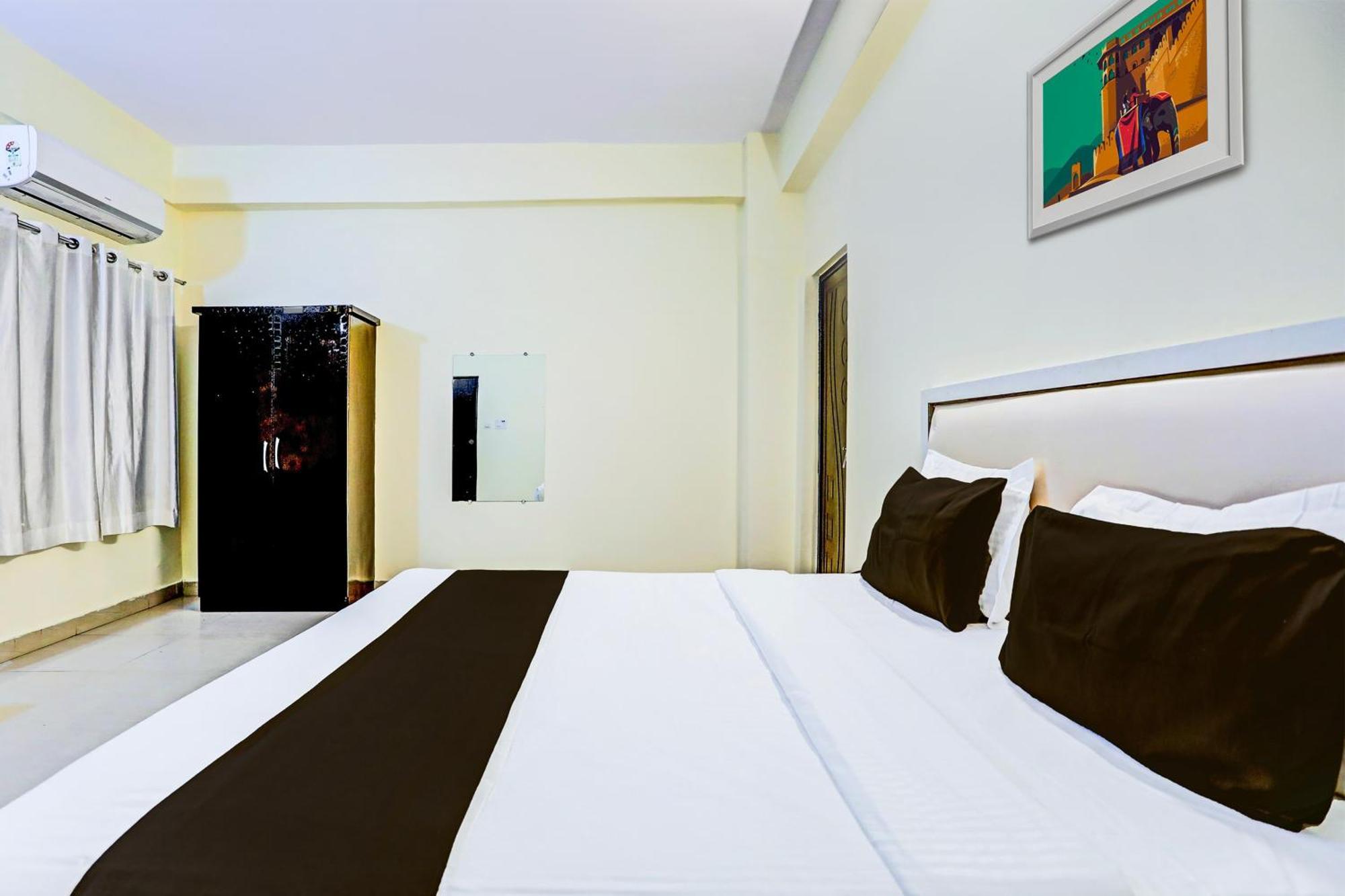 Super Hotel O Hyderabad Gate Iit Bhu Kakarmatha Экстерьер фото