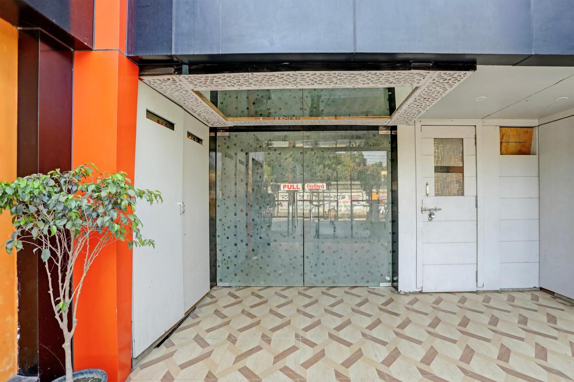 Super Hotel O Hyderabad Gate Iit Bhu Kakarmatha Экстерьер фото